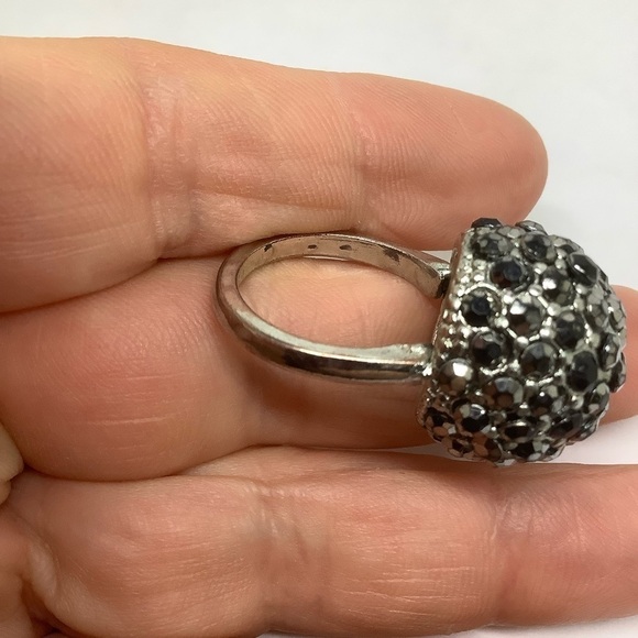 Silver tone Marcasite cocktail ring - Picture 3 of 5